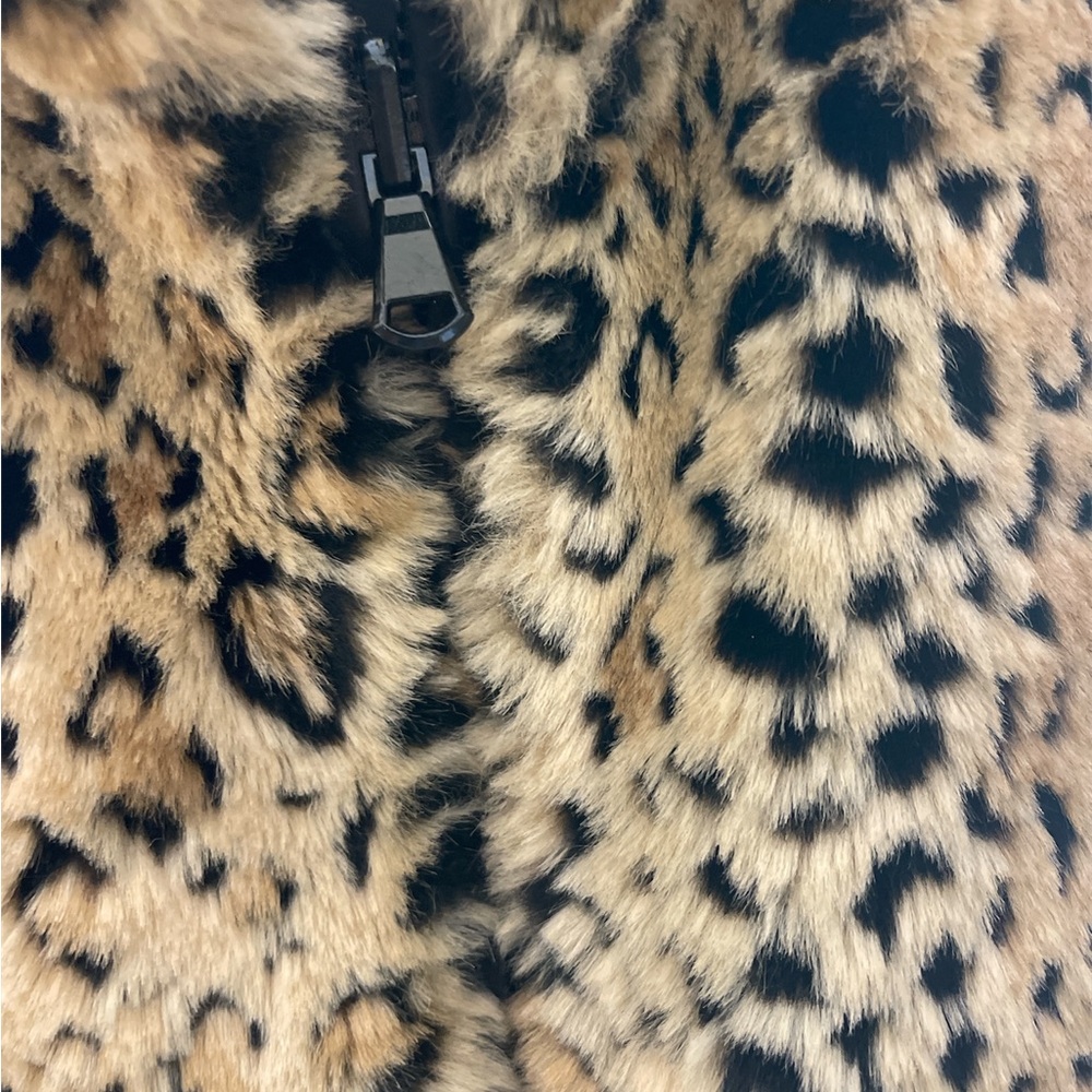 Kristen Blake medium reversible animal faux fur vest - Picture 2 of 8